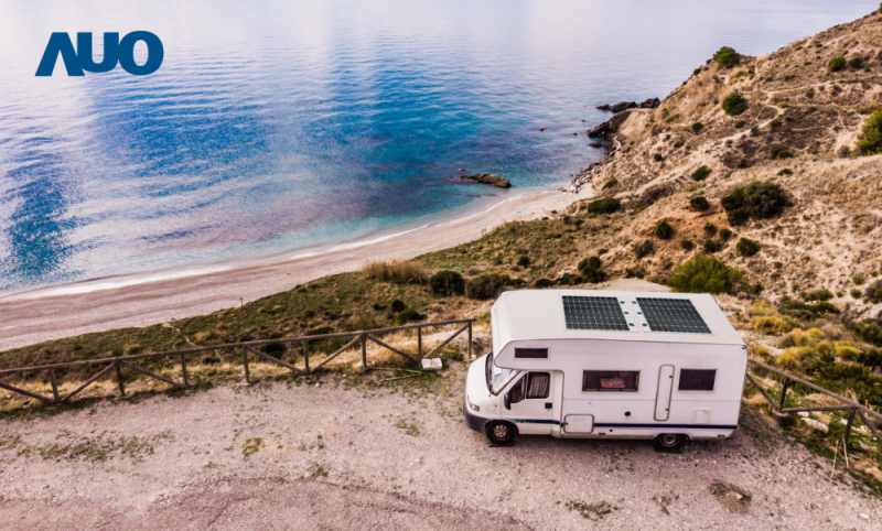 「可撓輕量化太陽光電板SunCurva」使用輕量特殊耐候型複合板取代傳統太陽能板的玻璃前板，不僅降低70%重量，每米平方僅3Kg；具有抗衝擊性能及通過電磁相容性測試，可應用於交通運輸工具，如露營車、遊艇等